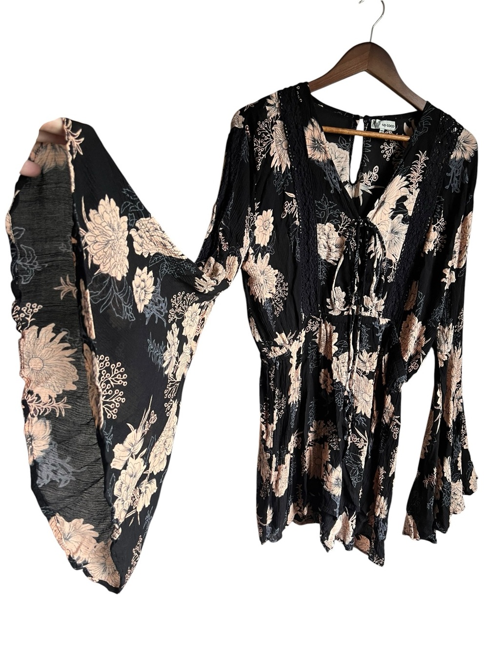 GO COCO Women 1XL Boho Floral Tunic Bell Sleeve Lace Trim Black Ivory Whimsigoth